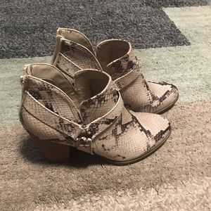 Fergalicious Chucky Booties 7.5